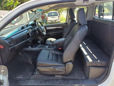 2020-Toyota-Hilux-24-GD-6-Raised-Body-SRX-Auto-Extended-Cab_14