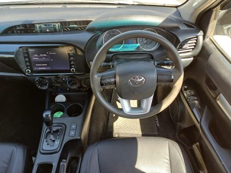 2020-Toyota-Hilux-24-GD-6-Raised-Body-SRX-Auto-Extended-Cab_8