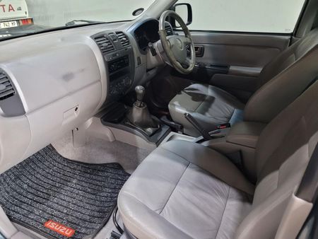2006-Isuzu-KB-350i-V6-LX-Double-Cab_8