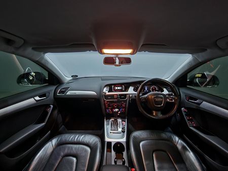 2009-Audi-A4-32-quattro-Ambiente-Auto_11
