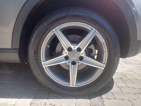 2015-Mercedes-Benz-GLA-200-Auto_6