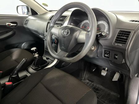 2017-Toyota-Corolla-Quest-16_9