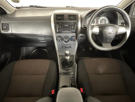 2017-Toyota-Corolla-Quest-16_1