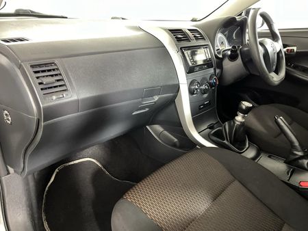 2017-Toyota-Corolla-Quest-16_8