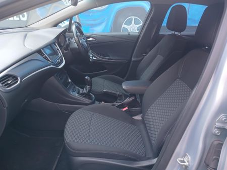 2017-Opel-Astra-16T-Sport-5-dr_9