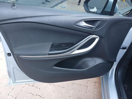 2017-Opel-Astra-16T-Sport-5-dr_11