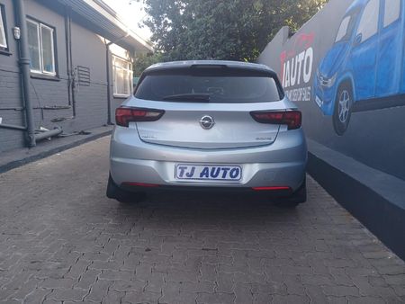 2017-Opel-Astra-16T-Sport-5-dr_5
