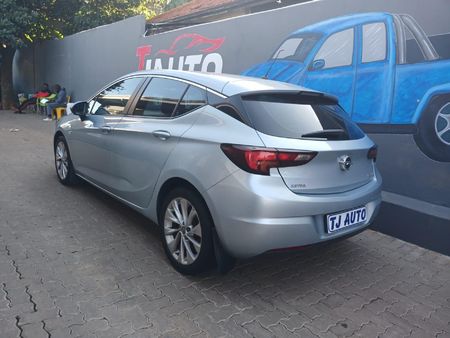 2017-Opel-Astra-16T-Sport-5-dr_6