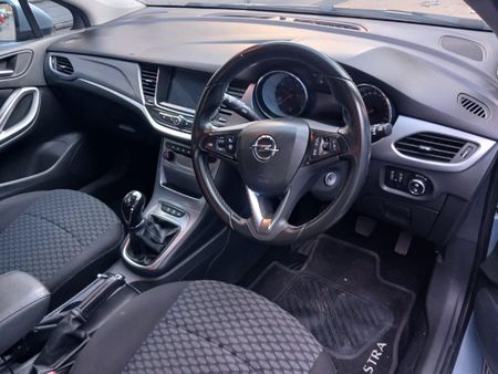 2017-Opel-Astra-16T-Sport-5-dr_8