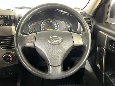 2010-Daihatsu-Terios-4x4_12