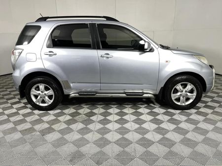 2010-Daihatsu-Terios-4x4_15