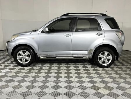 2010-Daihatsu-Terios-4x4_17