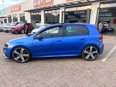 2013-Volkswagen-Golf-VI-20-TSI-R-Auto_3