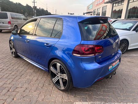 2013-Volkswagen-Golf-VI-20-TSI-R-Auto_4