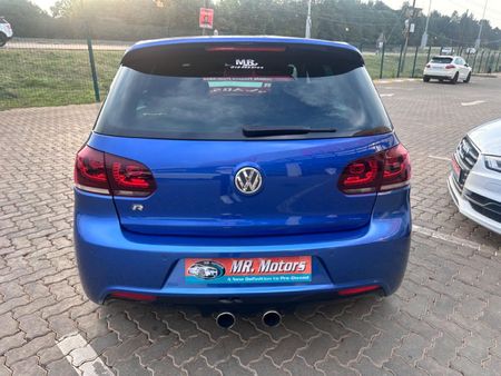 2013-Volkswagen-Golf-VI-20-TSI-R-Auto_5