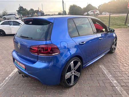 2013-Volkswagen-Golf-VI-20-TSI-R-Auto_6