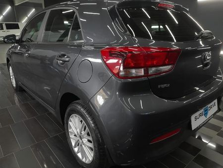2020-Kia-Rio-14-EX-5-dr_18