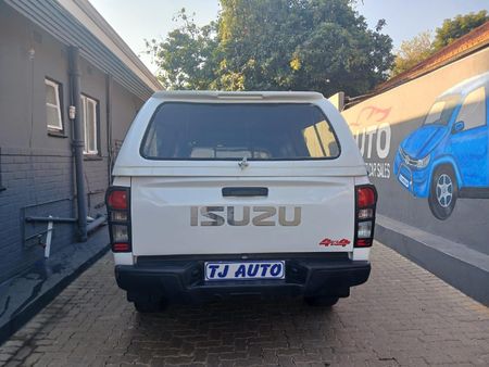 2022-Isuzu-D-Max-250-HO-Hi-Rider-4x4-Double-Cab_5