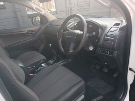 2022-Isuzu-D-Max-250-HO-Hi-Rider-4x4-Double-Cab_6