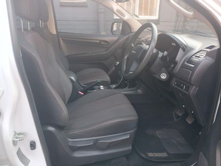 2022-Isuzu-D-Max-250-HO-Hi-Rider-4x4-Double-Cab_8