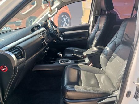 2017-Toyota-Hilux-28-GD-6-Raised-Body-Raider-Double-Cab-Auto_9