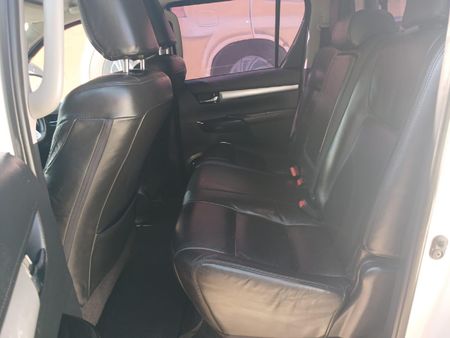 2017-Toyota-Hilux-28-GD-6-Raised-Body-Raider-Double-Cab-Auto_11