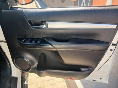 2017-Toyota-Hilux-28-GD-6-Raised-Body-Raider-Double-Cab-Auto_12