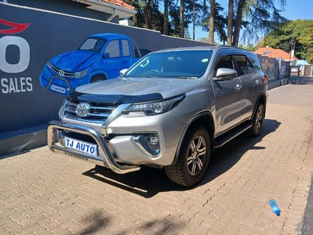 2017-Toyota-Fortuner-24-GD-6-Raised-Body-Auto_0