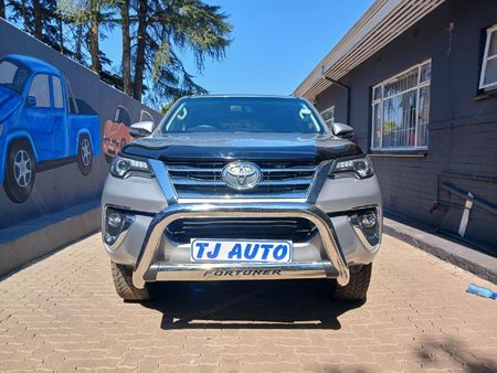 2017-Toyota-Fortuner-24-GD-6-Raised-Body-Auto_1