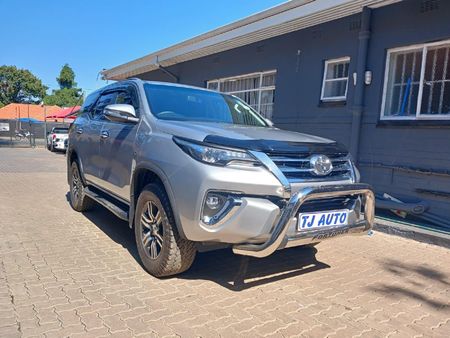 2017-Toyota-Fortuner-24-GD-6-Raised-Body-Auto_2