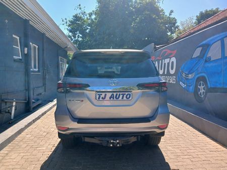 2017-Toyota-Fortuner-24-GD-6-Raised-Body-Auto_3