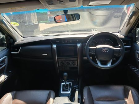 2017-Toyota-Fortuner-24-GD-6-Raised-Body-Auto_7