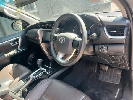 2017-Toyota-Fortuner-24-GD-6-Raised-Body-Auto_8