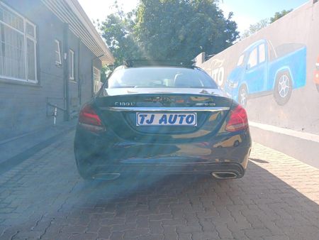 2016-Mercedes-Benz-C-Class-C-180-AMG-Line-Auto_4