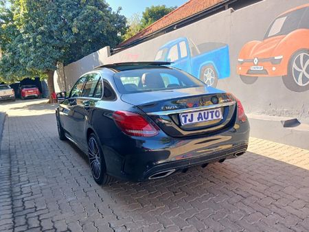 2016-Mercedes-Benz-C-Class-C-180-AMG-Line-Auto_7