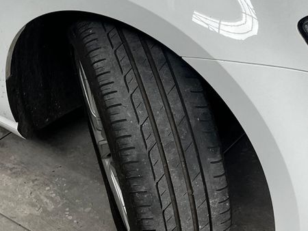 2017-Volkswagen-Golf-VII-14-TSI-Highline_13