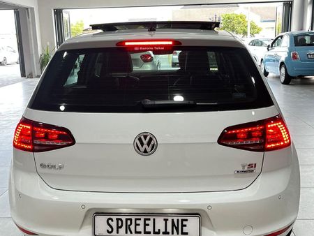 2017-Volkswagen-Golf-VII-14-TSI-Highline_5