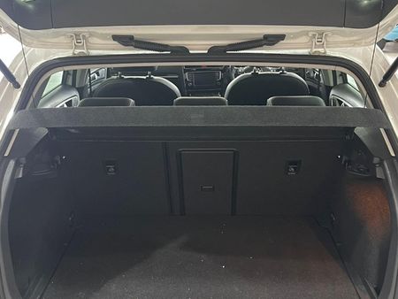 2017-Volkswagen-Golf-VII-14-TSI-Highline_6