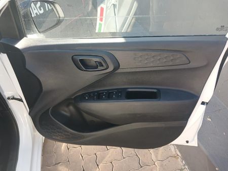 2023-Hyundai-Grand-i10-10-Motion_10