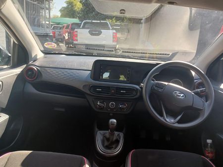 2023-Hyundai-Grand-i10-10-Motion_7