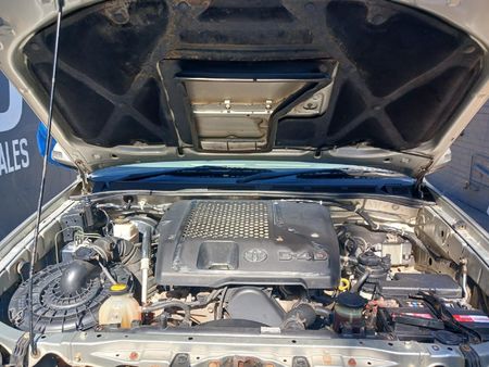 2012-Toyota-Fortuner-30-D-4D-Heritage-Raised-Body_11