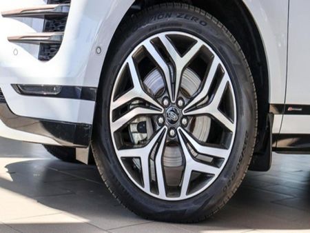 2020-Land-Rover-Range-Rover-Evoque-20-D-First-Edition-132kW-D180_7