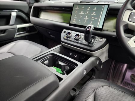 2023-Land-Rover-Defender-90-D300-SE-X-Dynamic-221kW_14