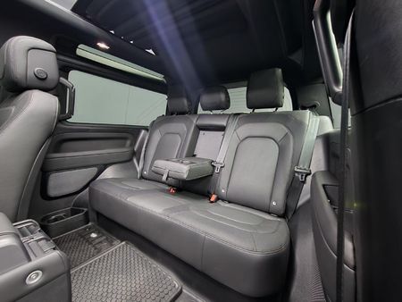 2023-Land-Rover-Defender-90-D300-SE-X-Dynamic-221kW_16