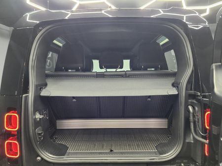 2023-Land-Rover-Defender-90-D300-SE-X-Dynamic-221kW_17