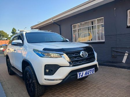 2021-Toyota-Fortuner-28-GD-6-Raised-Body-Auto_2