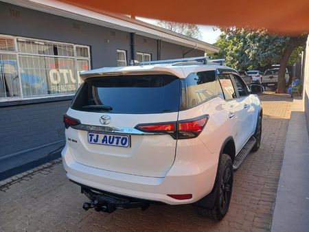 2021-Toyota-Fortuner-28-GD-6-Raised-Body-Auto_5