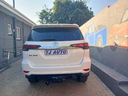 2021-Toyota-Fortuner-28-GD-6-Raised-Body-Auto_6