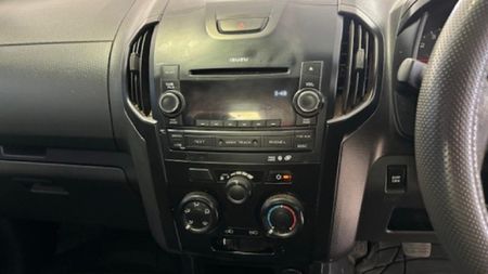 2014-Isuzu-KB-250-D-Teq-LE-4x4-Single-Cab_11