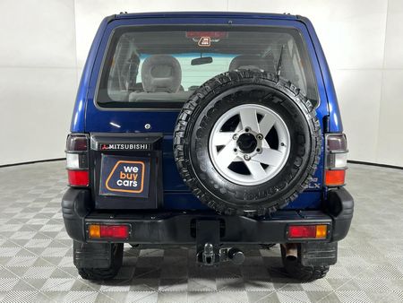 1997-Mitsubishi-Pajero-3000-GLX-SWB_5
